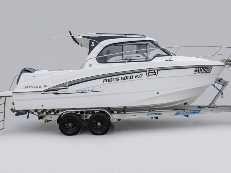 Beneteau Antares 8 V2 Fishing