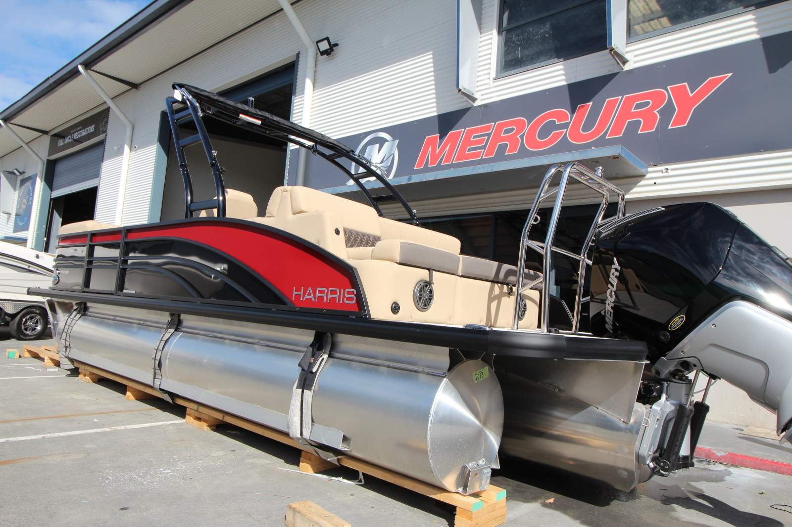 Harris 230 Sunliner Sport Pontoon