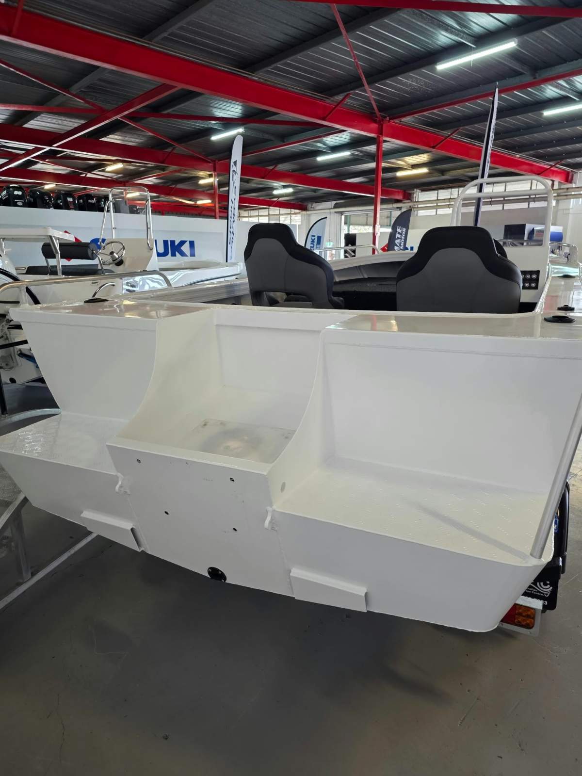 New Aquamaster 4.55 Allrounder Side Console