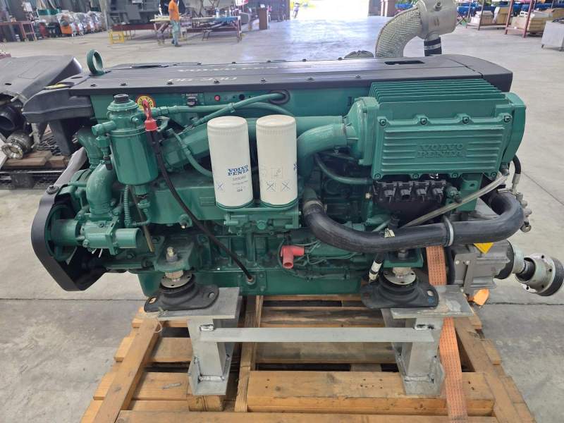 Volvo Penta D6-330hp + ZF Gearboxes (New Unused)