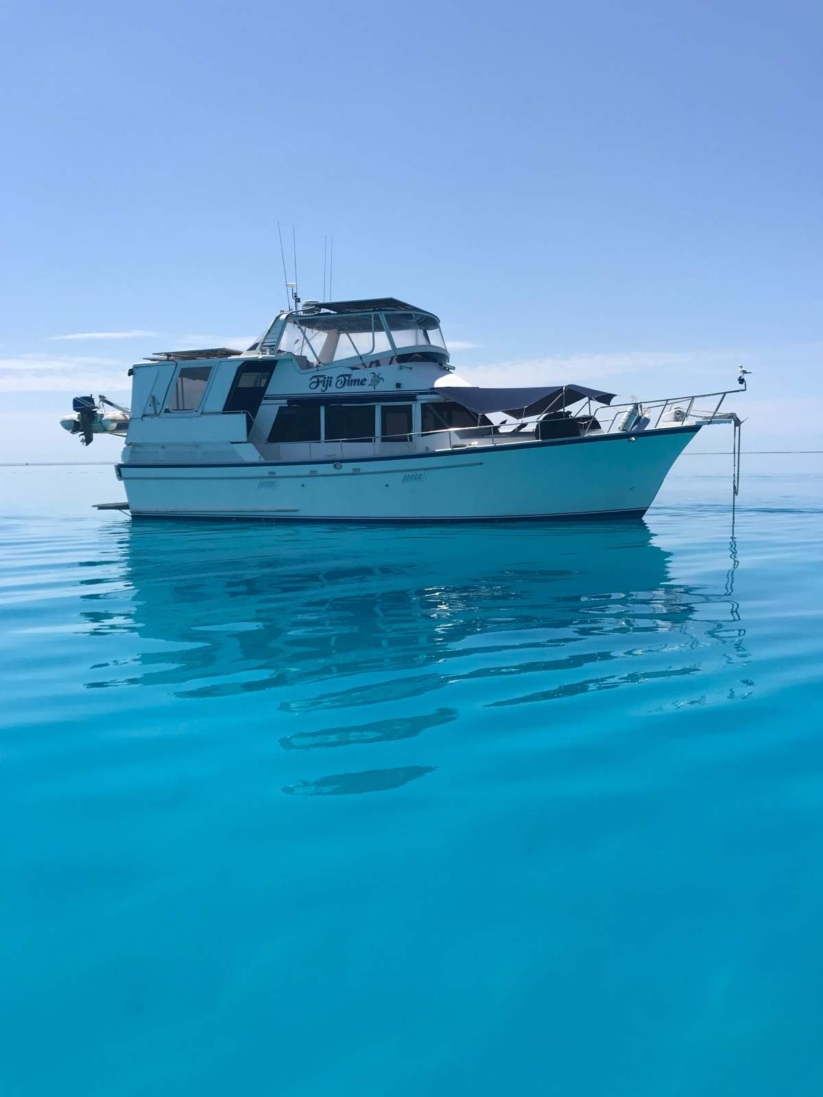 Sea Ranger 46 Flybridge Cruiser Apartment on water. Well maintained