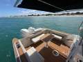 Boston Whaler 315 Conquest Pilothouse:Extended shade option