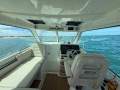 Boston Whaler 315 Conquest Pilothouse:Spacious pilot house