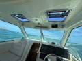 Boston Whaler 315 Conquest Pilothouse:Overhead ventilation