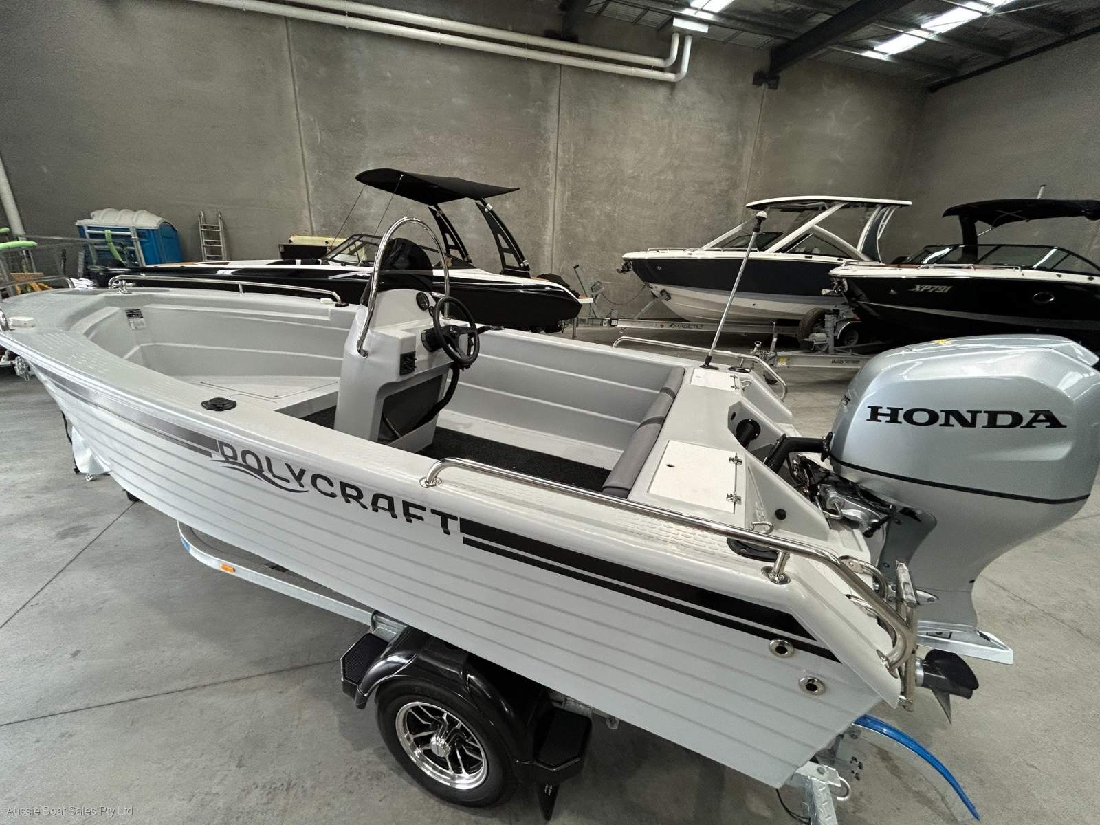 Polycraft 4.80 Brumby Centre Console