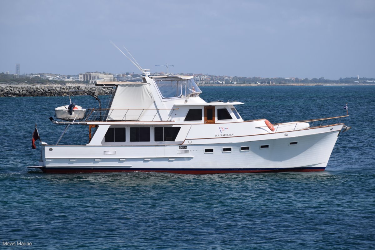 55 ocean yacht with outboards