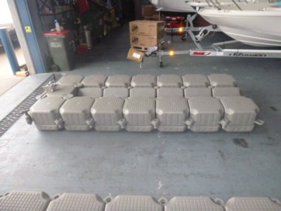 Jet ski pontoon / dock