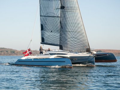 TMG Announces the International Debut of the New Dragonfly 32 Evolution