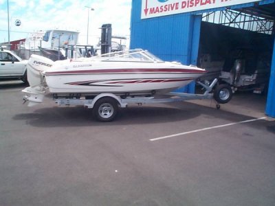 Glastron Bowrider