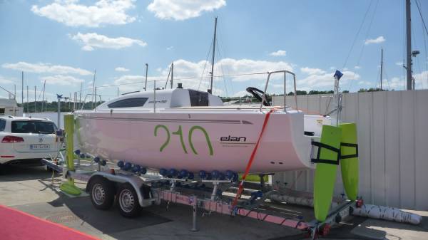 Elan 210
