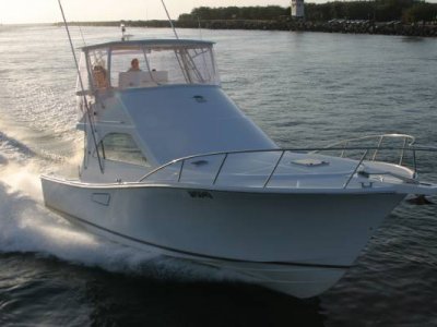 Deep V 400 Flybridge