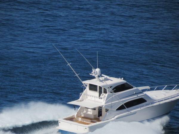 Bertram 630 Enclosed Bridge