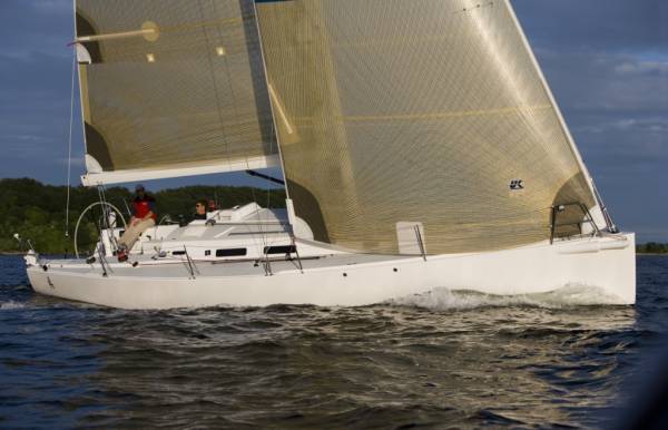 J Boats J/122