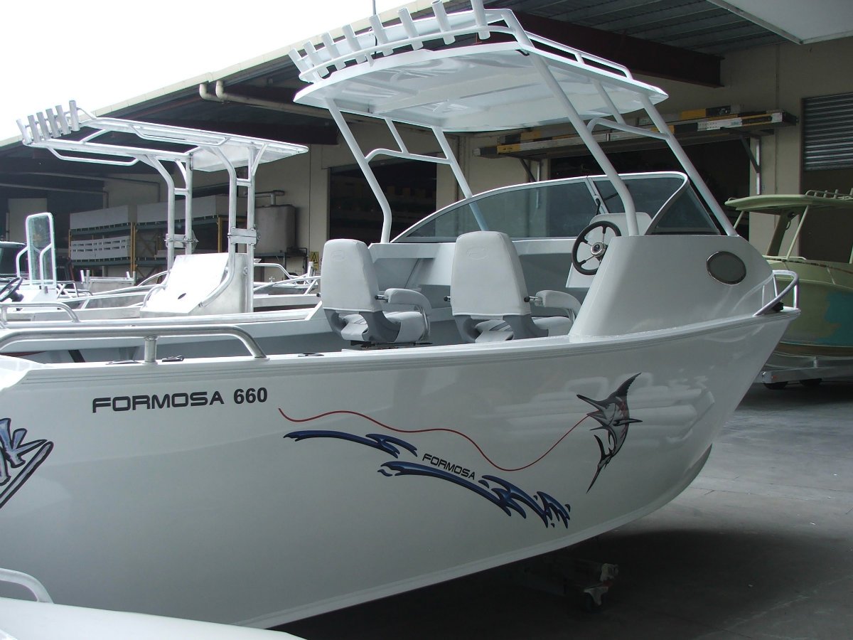 2013 Formosa Tomahawk 660 Half Cabin Boat Research Boats Online