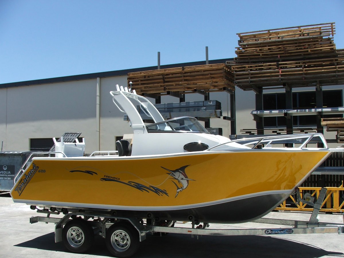 2013 Formosa Tomahawk 620 Centre Cab | Boat Research | Yachthub