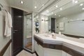 Dominator 640 Flybridge