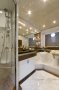 Dominator 640 Flybridge