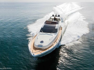 Dominator 640 Flybridge