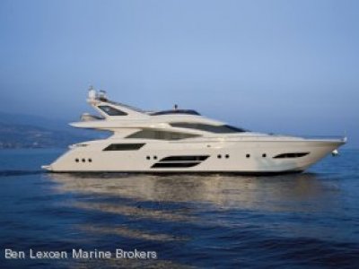 Dominator 780 Flybridge