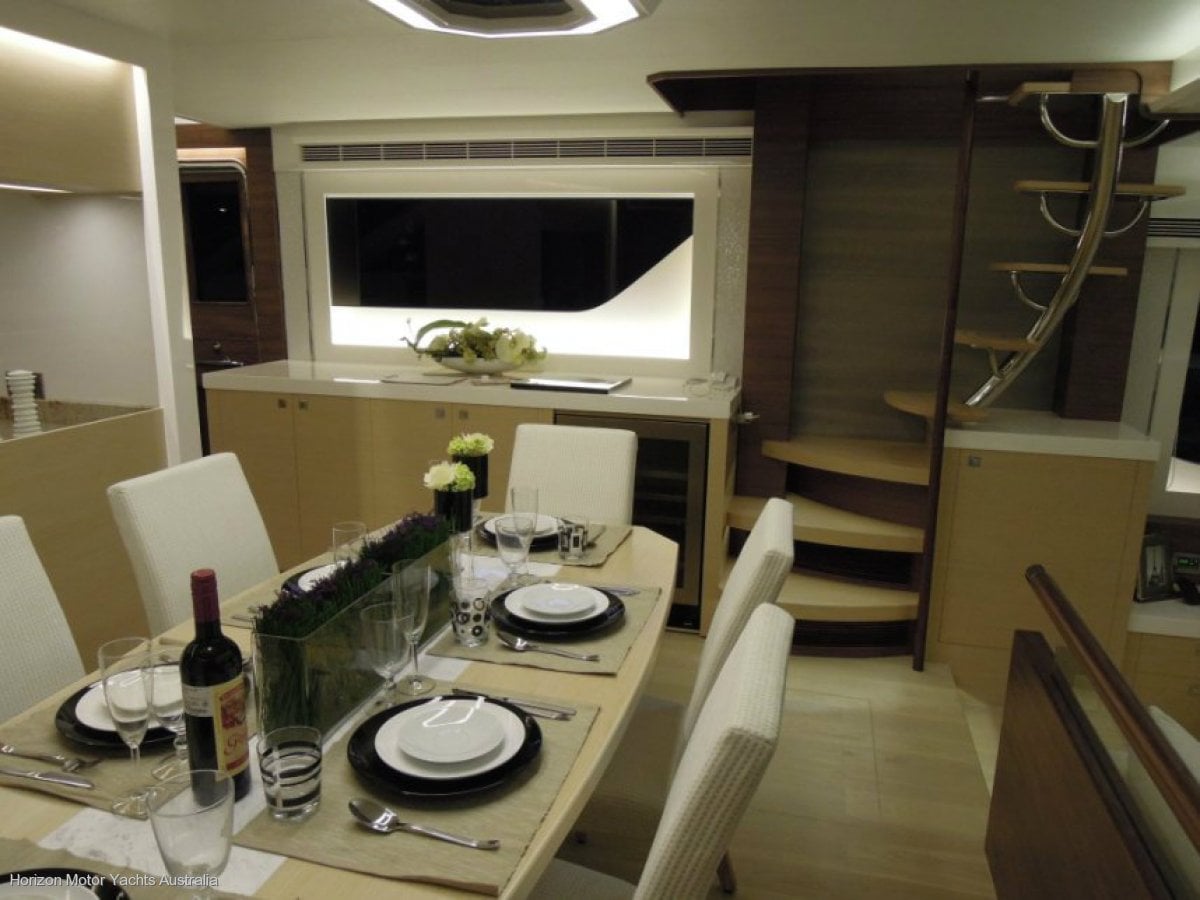 Horizon Yacht V72