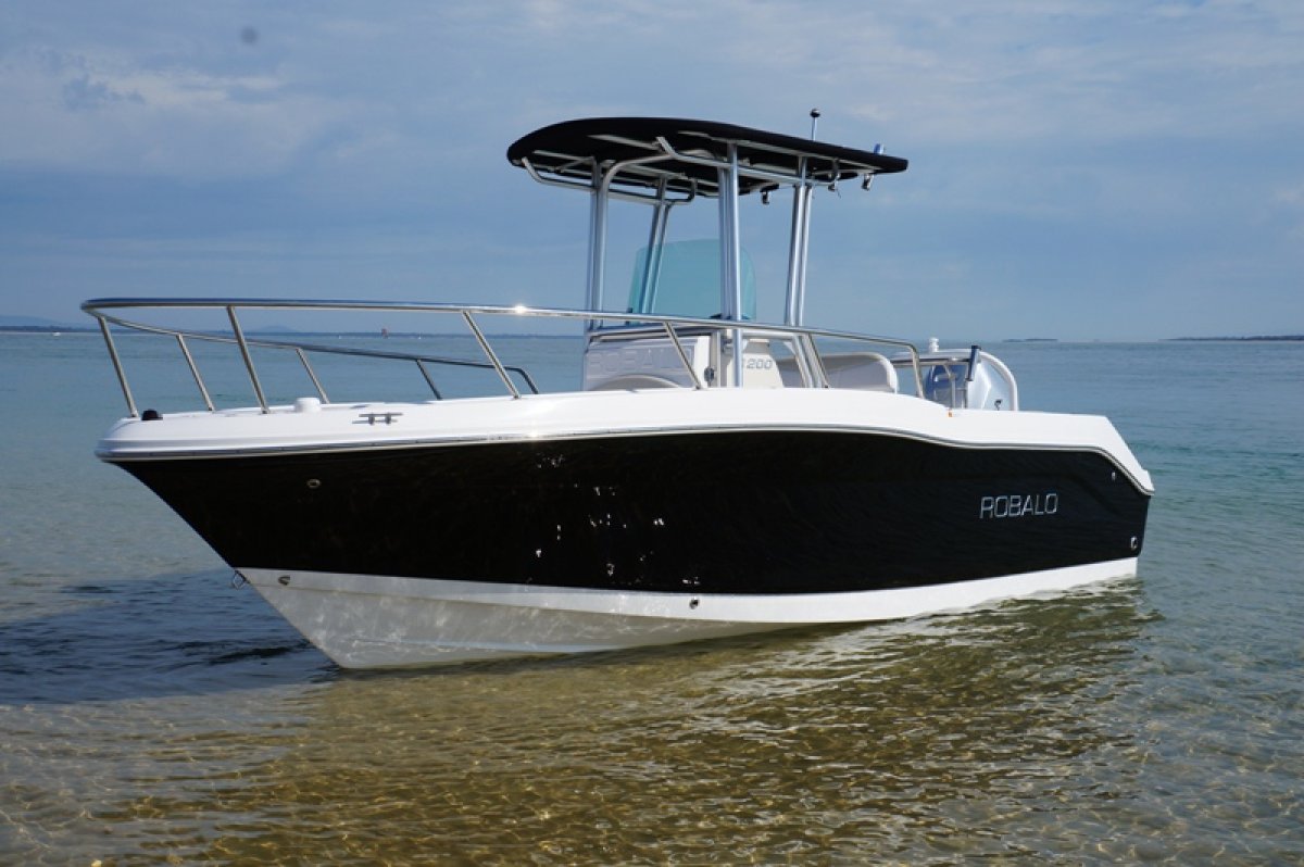 Robalo R200