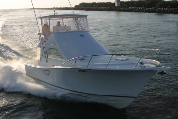 Deep V 400 Flybridge