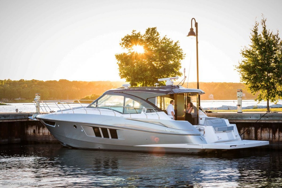 Cruisers Yachts 45 Cantius