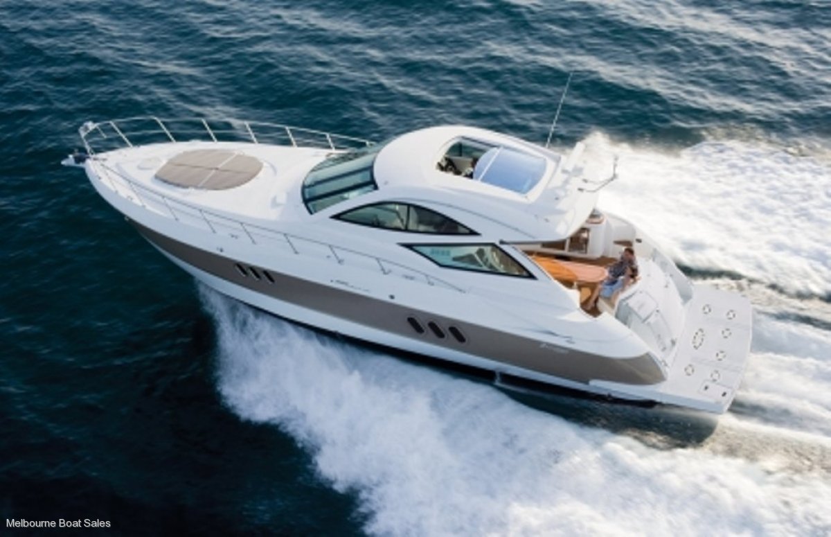 Cruisers Yachts 540 Sports Coupe