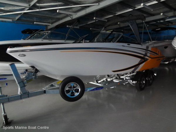 Glastron Bowrider