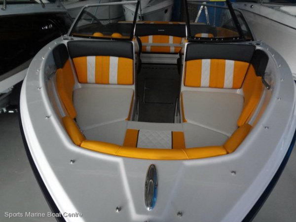 Glastron Bowrider