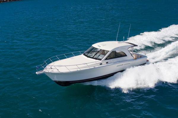 2013 Riviera 48 Offshore Express | Boat Research | Yachthub