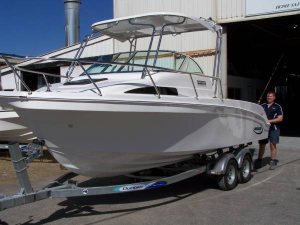 Hooker 6.7 Sports Cab