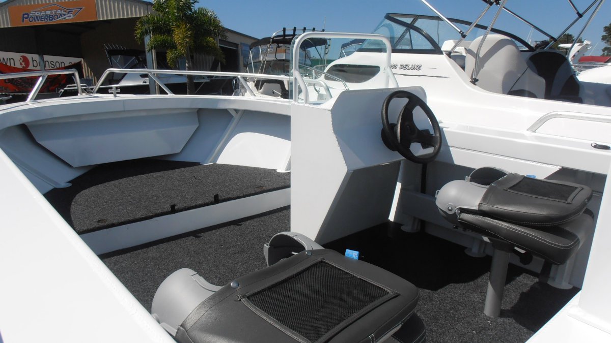 Formosa Tomahawk Offshore 480 Runabout