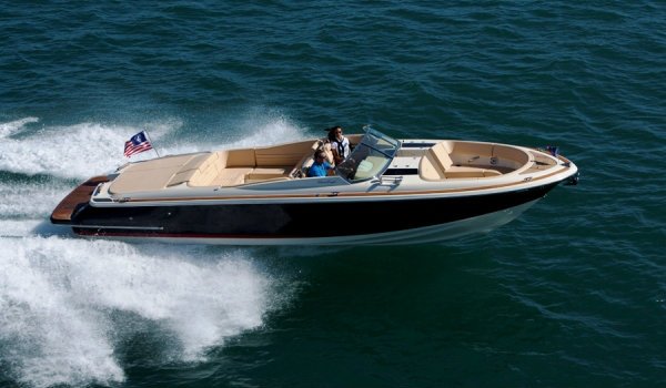 Chris Craft Launch 32
