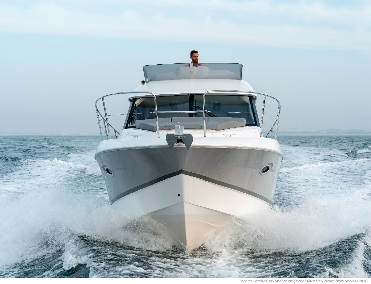 Beneteau Antares 30 Fly:Antares 30