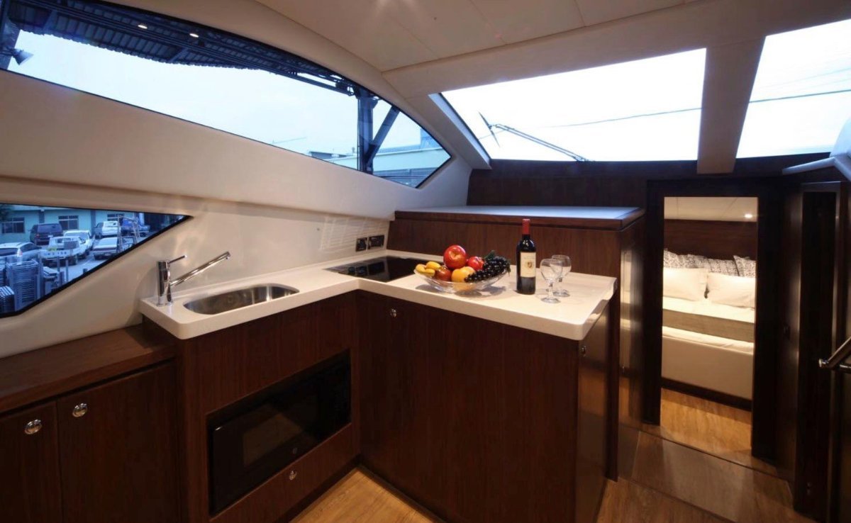 Mares 45 Outboard Express