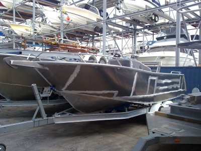 Oceanic Fabrication 6.1 Bowrider