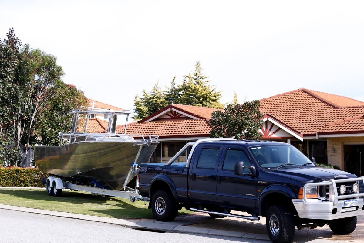 Oceanic Fabrication 8.2 Center Cabin