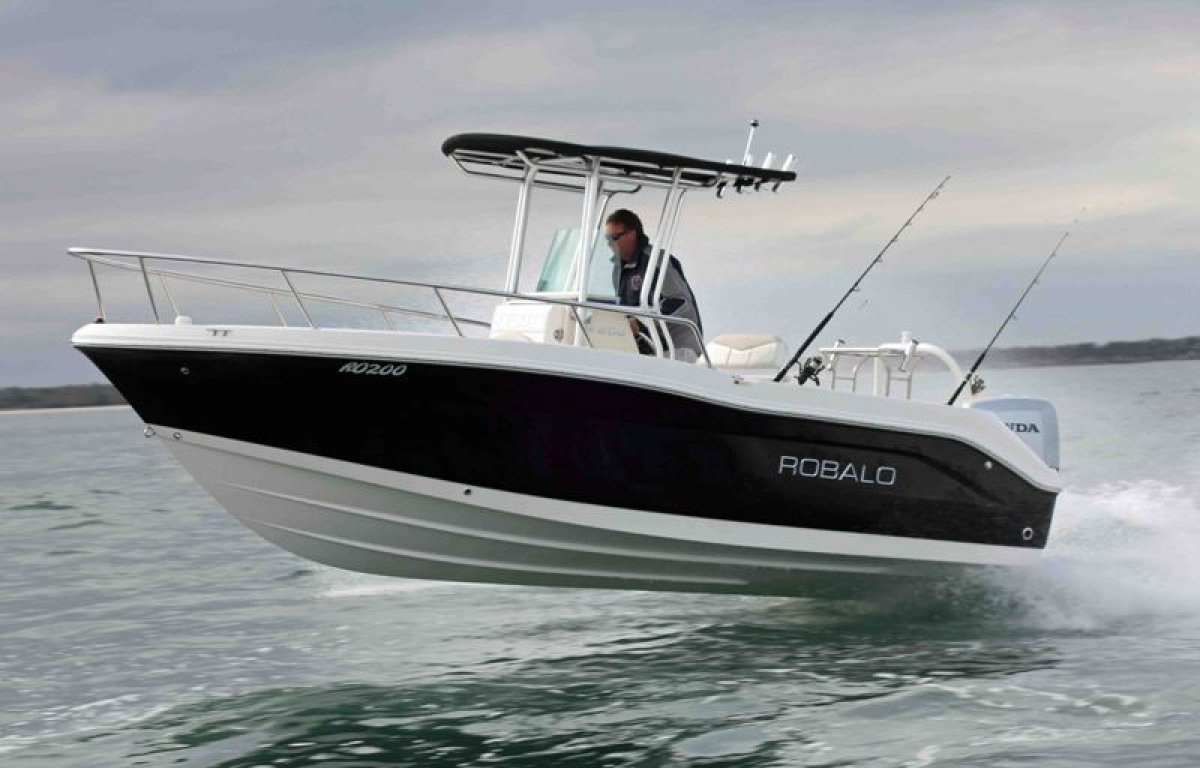 Robalo R200