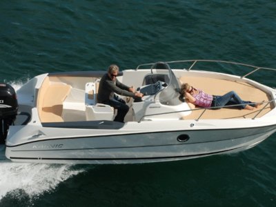 Karnic 2052 Sundeck