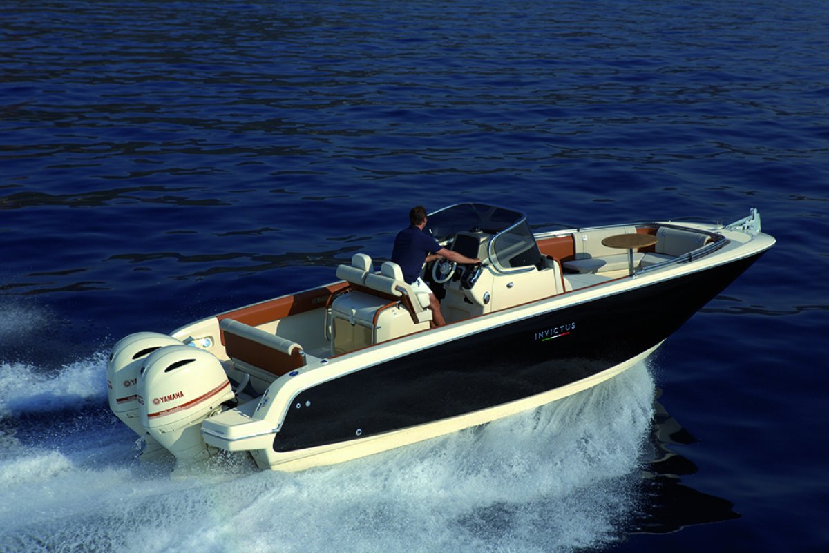 Invictus 270 FX:Invictus 270 FX