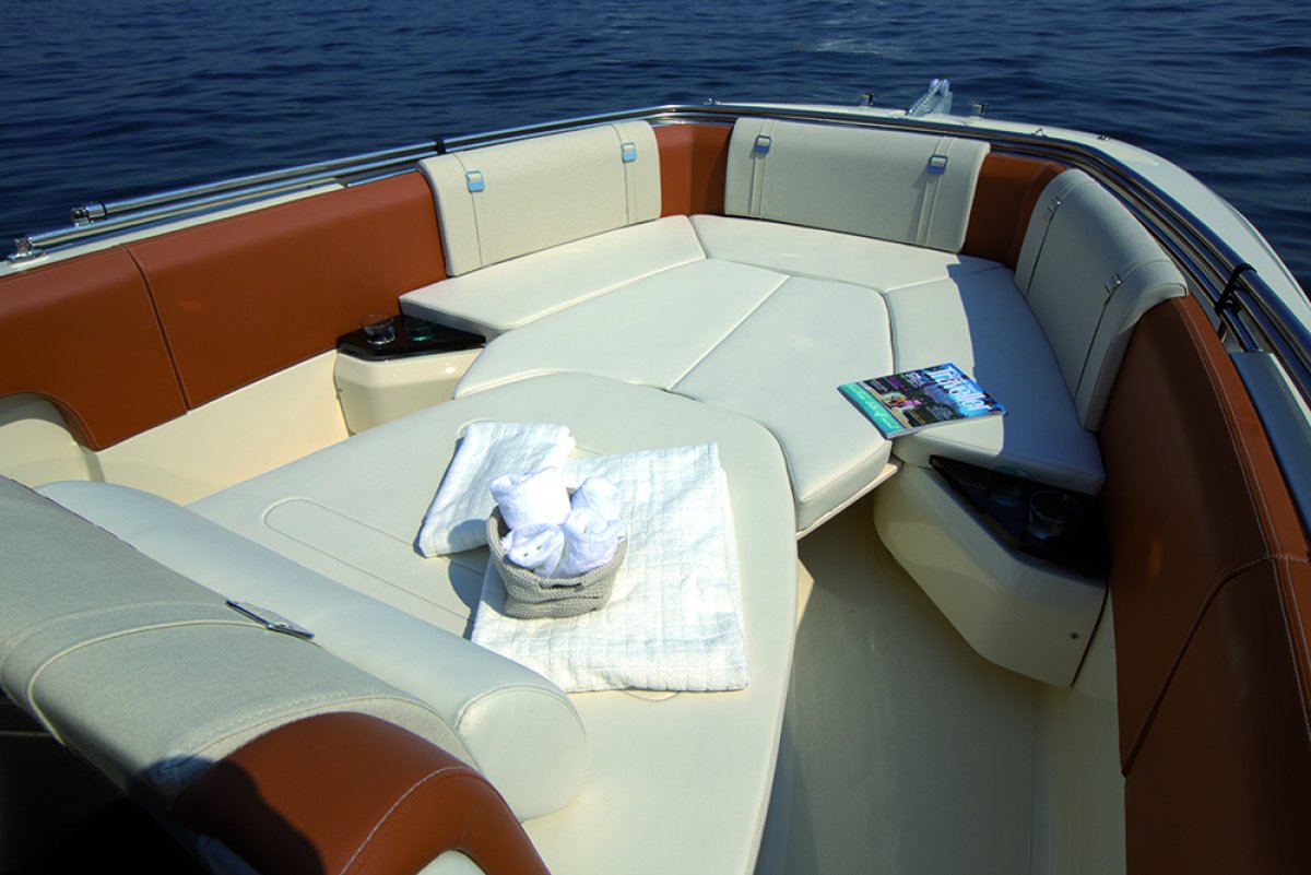 Invictus 270 FX:Invictus 270 FX