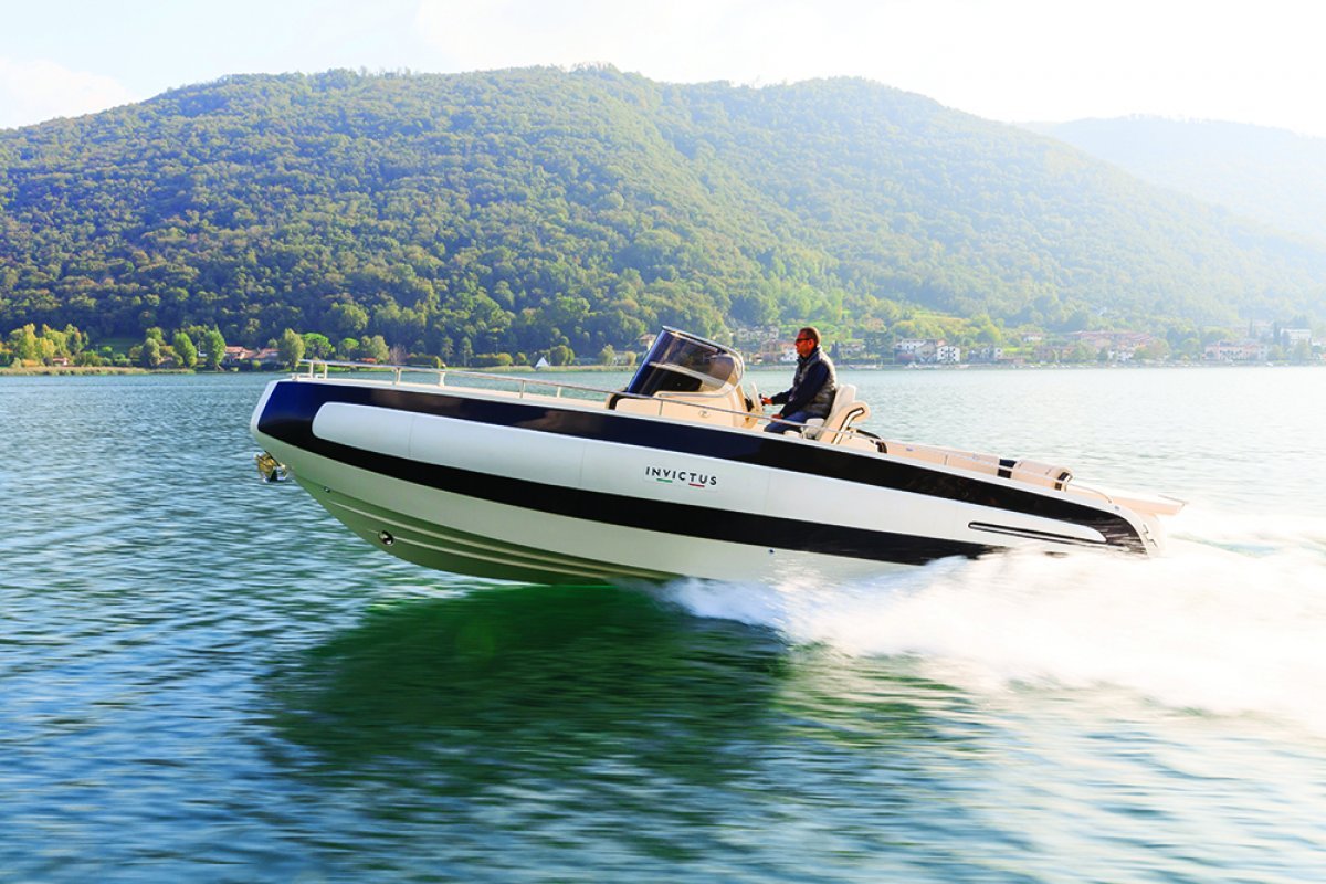 Invictus 280TT