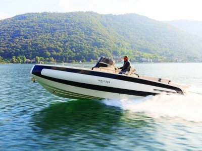 Invictus 280TT