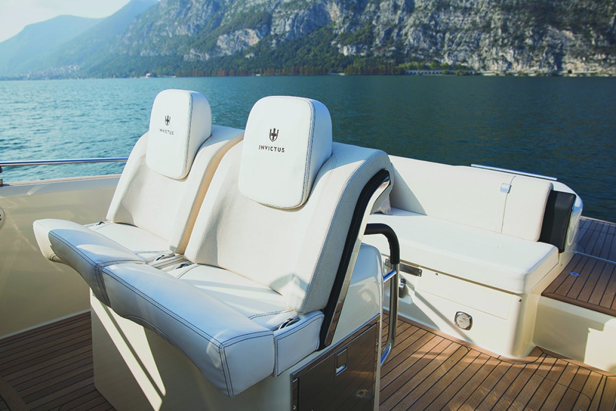 Invictus 280TT