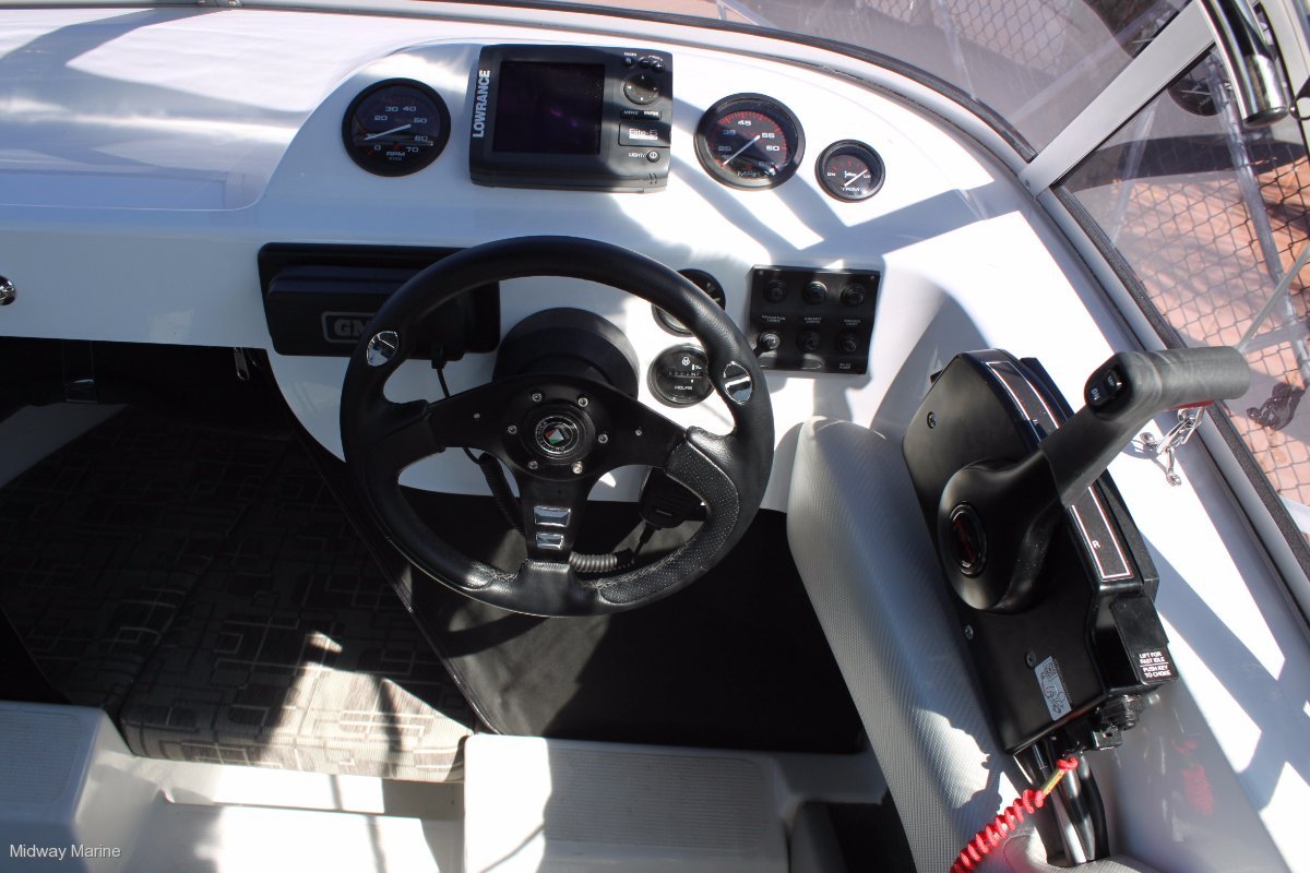 2017 Revival 525 Deluxe Cruiser Boat Research Boats Online