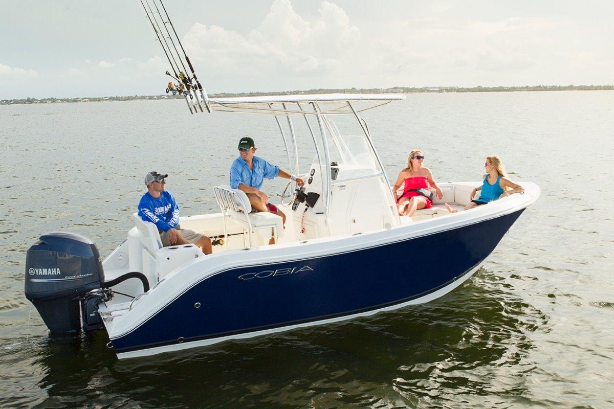 Cobia 201 Centre Console