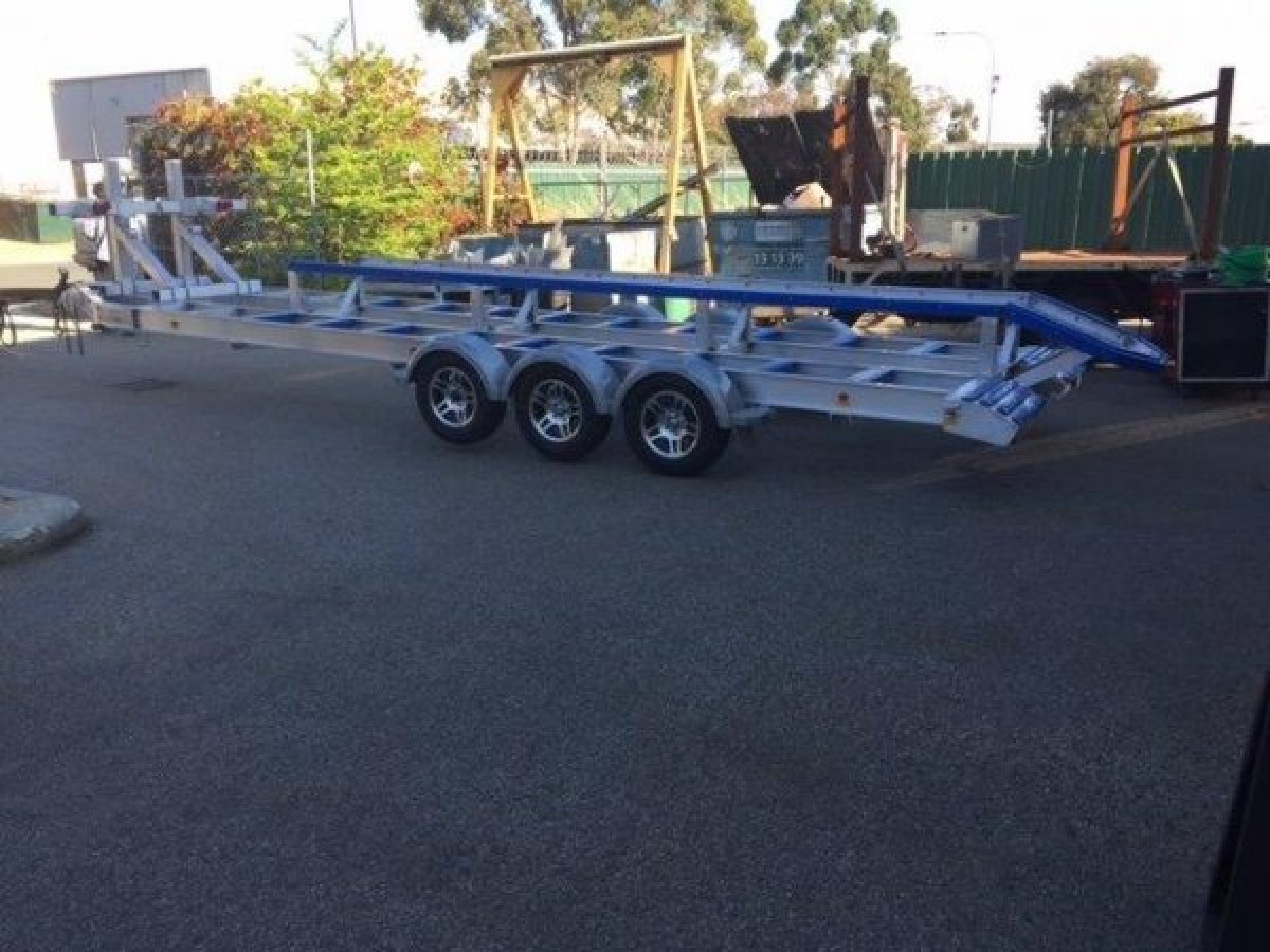 Goldstar Cat Trailer