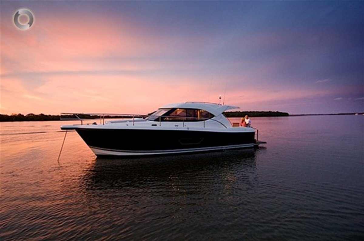 Riviera 3600 Sport Yacht