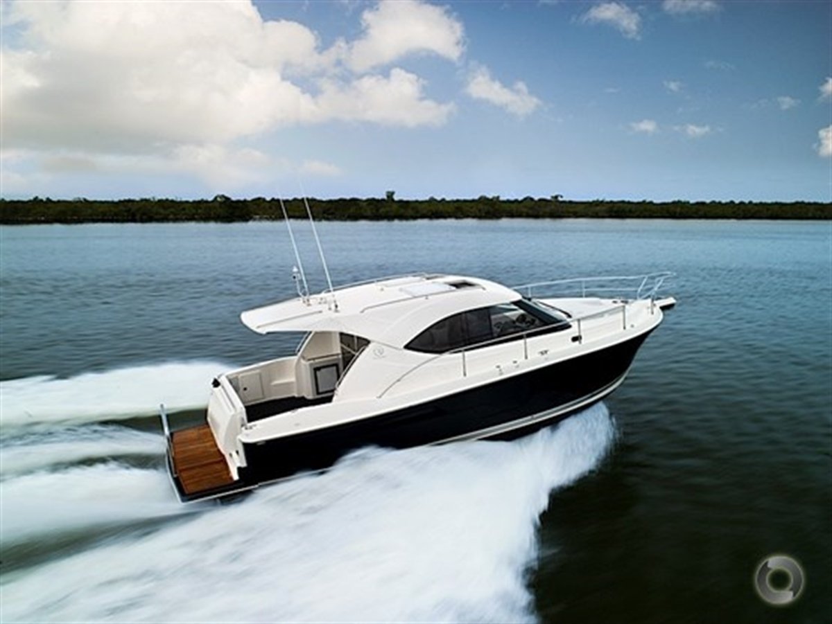 Riviera 3600 Sport Yacht